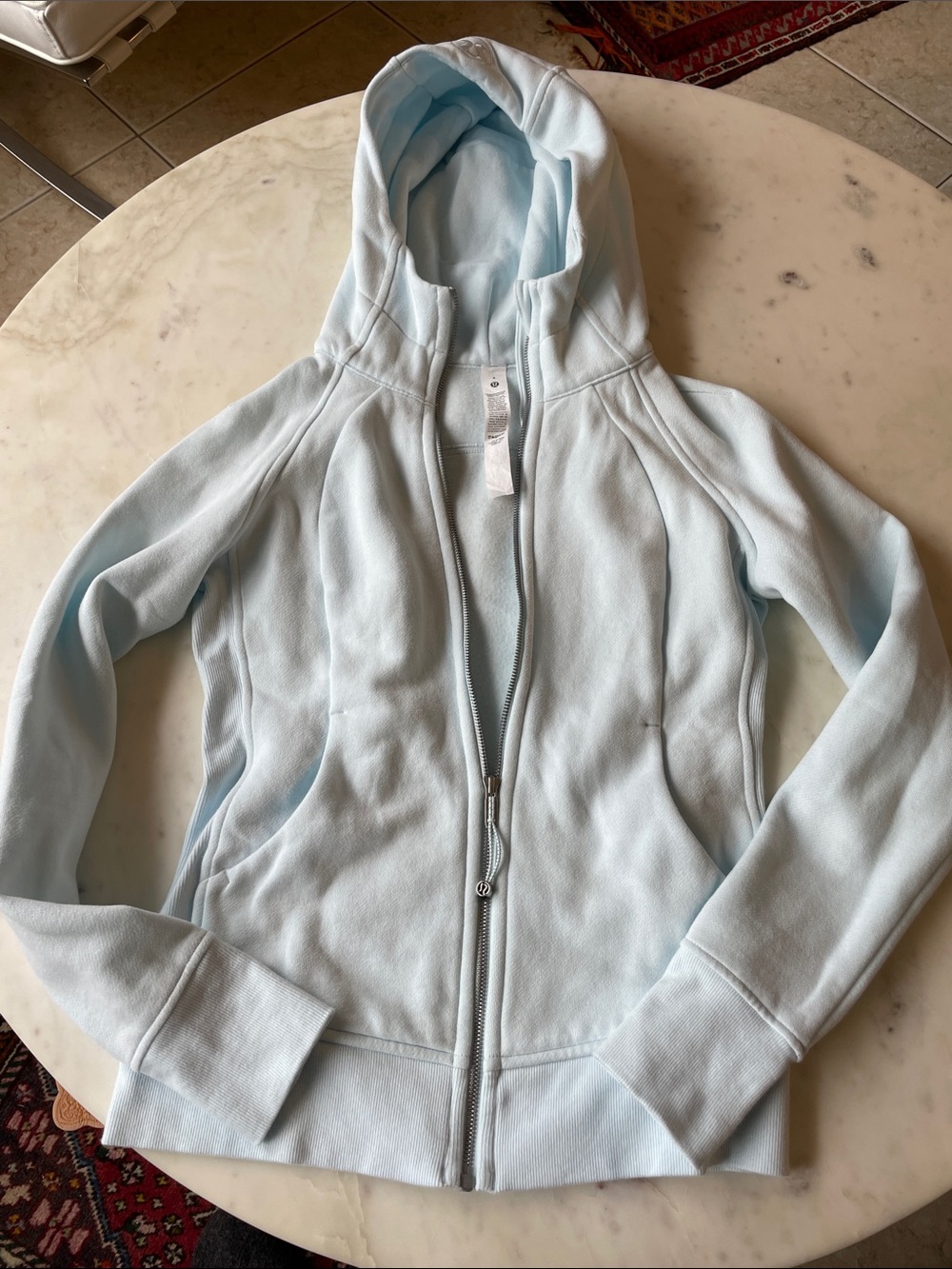 Women Lululemon sweat top